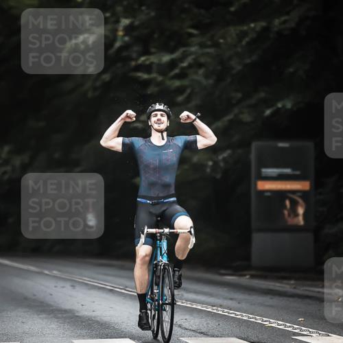 13.09.2026 - Stadtparktriathlon H.Heesch http://msf.ph/oto/10382942 13.09.2026 12:30:41 Radfahren 1026, 1156, 1163 meine-sportfotos.de
