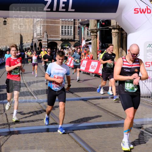 13.09.2026 - 21. swb-Marathon Bremen Tim E. http://msf.ph/oto/10382954 13.09.2026 13:18:59 Ziel 465, 2324, 2948, 3631, 4120, 4413, 4642, 5867, 6787, 7104, 7163, 7245, 7602, 7731, 8404, 8540, 8743, 8872, 9019, 9275, 9327, 9833 meine-sportfotos.de
