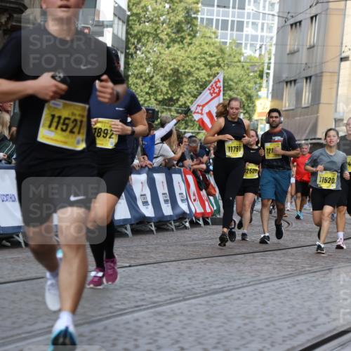 13.09.2026 - 21. swb-Marathon Bremen Strokosch-Dieckow http://msf.ph/oto/10382973 13.09.2026 11:05:39 Ziel 10186, 10411, 10432, 10576, 10697, 10717, 10800, 10802, 10995, 11102, 11105, 11146, 11157, 11218, 11326, 11334, 11394, 11571, 11572, 11584, 11616, 11722, 11900, 12011, 12055, 12079, 12080, 12251, 12335, 10018, 10168, 10238, 10305, 10382, 10457, 11024, 11164, 12378, 12523, 12528, 12773 meine-sportfotos.de