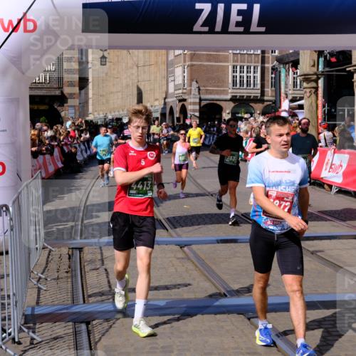 13.09.2026 - 21. swb-Marathon Bremen Tim E. http://msf.ph/oto/10382991 13.09.2026 13:19:00 Ziel 465, 2324, 2948, 3631, 4120, 4413, 4642, 5277, 5867, 6787, 7104, 7163, 7245, 7602, 8540, 8743, 9275, 9327, 9833 meine-sportfotos.de