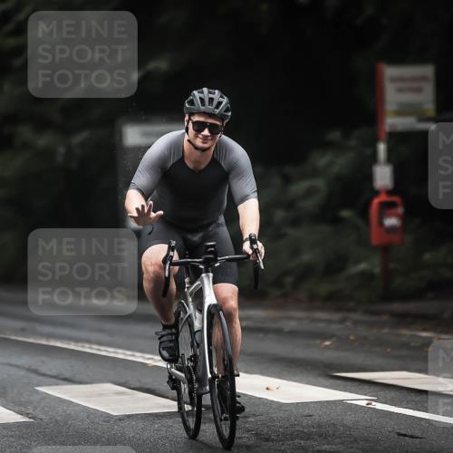 13.09.2026 - Stadtparktriathlon H.Heesch http://msf.ph/oto/10383031 13.09.2026 12:30:50 Radfahren 961, 1127 meine-sportfotos.de