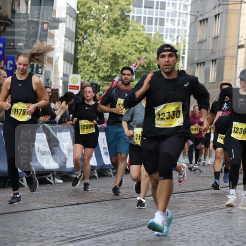 13.09.2026 - 21. swb-Marathon Bremen Strokosch-Dieckow http://msf.ph/oto/10383032 13.09.2026 11:05:42 Ziel 10186, 10411, 10432, 10576, 10697, 10717, 10802, 10995, 11102, 11146, 11157, 11218, 11314, 11326, 11334, 11387, 11394, 11521, 11571, 11572, 11616, 12011, 12055, 12079, 12080, 12251, 12330, 10018, 10168, 10305, 10382, 10619, 11024, 11132, 11164, 11477, 12186, 12378, 12523, 12528, 12773 meine-sportfotos.de
