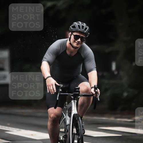 13.09.2026 - Stadtparktriathlon H.Heesch http://msf.ph/oto/10383043 13.09.2026 12:30:51 Radfahren 961, 1069, 1127 meine-sportfotos.de