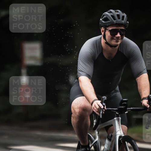 13.09.2026 - Stadtparktriathlon H.Heesch http://msf.ph/oto/10383052 13.09.2026 12:30:51 Radfahren 961, 1069, 1127 meine-sportfotos.de