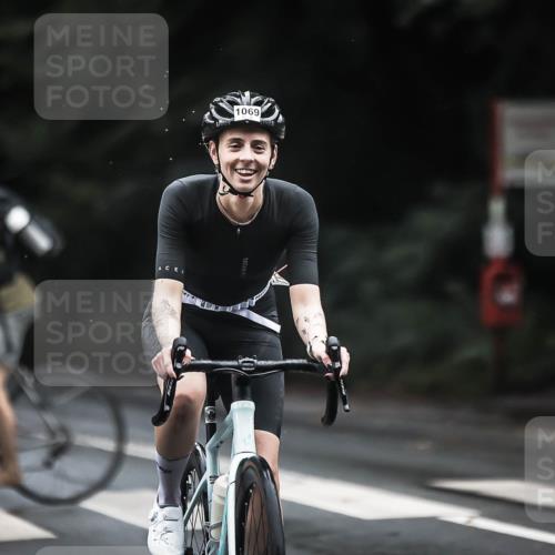13.09.2026 - Stadtparktriathlon H.Heesch http://msf.ph/oto/10383054 13.09.2026 12:30:57 Radfahren 1069, 1116 meine-sportfotos.de