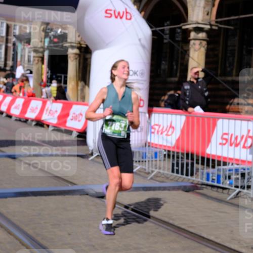 13.09.2026 - 21. swb-Marathon Bremen Tim E. http://msf.ph/oto/10383086 13.09.2026 13:19:09 Ziel 307, 4120, 4916, 5277, 5867, 6310, 6787, 7104, 7154, 7163, 7602, 7791, 8743, 9327, 13184 meine-sportfotos.de
