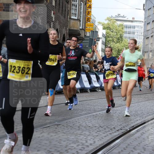 13.09.2026 - 21. swb-Marathon Bremen Strokosch-Dieckow http://msf.ph/oto/10383133 13.09.2026 11:05:46 Ziel 10186, 10411, 10432, 10697, 10717, 10802, 11146, 11314, 11334, 11387, 11394, 11521, 11571, 11572, 11724, 11892, 12055, 12251, 12273, 12330, 12362, 10018, 10305, 10382, 10619, 11132, 11164, 11477, 12186, 12378, 12523, 12528 meine-sportfotos.de