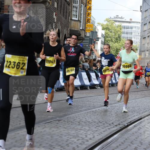 13.09.2026 - 21. swb-Marathon Bremen Strokosch-Dieckow http://msf.ph/oto/10383146 13.09.2026 11:05:46 Ziel 10186, 10411, 10432, 10697, 10717, 10802, 11146, 11314, 11334, 11387, 11394, 11521, 11571, 11572, 11724, 11892, 12055, 12251, 12273, 12330, 12362, 10018, 10305, 10382, 10619, 11132, 11164, 11477, 12186, 12378, 12523, 12528 meine-sportfotos.de