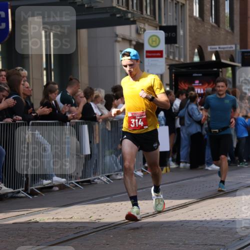 13.09.2026 - 21. swb-Marathon Bremen Strokosch-Dieckow http://msf.ph/oto/10383167 13.09.2026 12:48:53 Ziel 934, 1428, 314, 934, 1428, 1917 meine-sportfotos.de