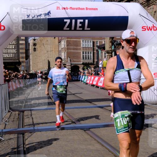 13.09.2026 - 21. swb-Marathon Bremen Tim E. http://msf.ph/oto/10383168 13.09.2026 13:19:13 Ziel 307, 2007, 4916, 5277, 6310, 7104, 7154, 7163, 7602, 7647, 7686, 7791, 9512, 13184 meine-sportfotos.de