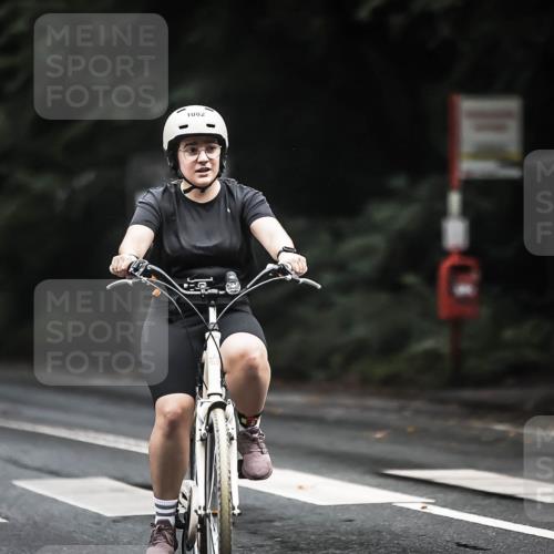 13.09.2026 - Stadtparktriathlon H.Heesch http://msf.ph/oto/10383202 13.09.2026 12:31:22 Radfahren 1011, 1064, 1082 meine-sportfotos.de