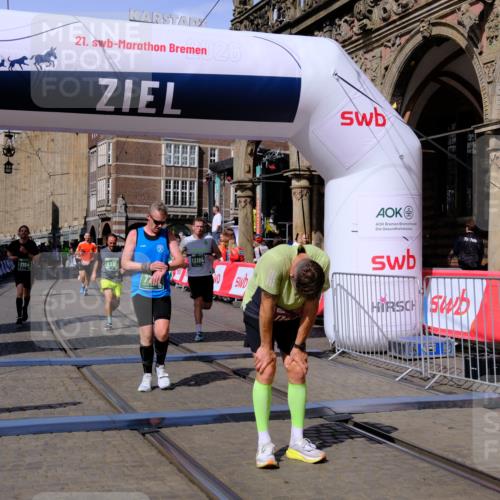 13.09.2026 - 21. swb-Marathon Bremen Tim E. http://msf.ph/oto/10383212 13.09.2026 13:19:19 Ziel 307, 2007, 2390, 4819, 4857, 4916, 5277, 6137, 6310, 7154, 7602, 7647, 7686, 7791, 9512, 13184 meine-sportfotos.de