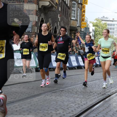 13.09.2026 - 21. swb-Marathon Bremen Strokosch-Dieckow http://msf.ph/oto/10383221 13.09.2026 11:05:47 Ziel 10186, 10259, 10260, 10411, 10432, 10697, 10717, 10802, 10864, 11146, 11314, 11334, 11387, 11394, 11520, 11521, 11571, 11572, 11724, 11791, 11892, 12055, 12251, 12273, 12330, 12362, 10018, 10204, 10305, 10382, 10619, 10662, 11132, 11156, 11164, 11477, 12186, 12378, 12486, 12523, 12528 meine-sportfotos.de