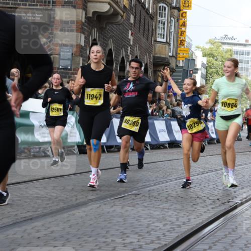 13.09.2026 - 21. swb-Marathon Bremen Strokosch-Dieckow http://msf.ph/oto/10383235 13.09.2026 11:05:47 Ziel 10186, 10259, 10260, 10411, 10432, 10697, 10717, 10802, 10864, 11146, 11314, 11334, 11387, 11394, 11520, 11521, 11571, 11572, 11724, 11791, 11892, 12055, 12251, 12273, 12330, 12362, 10018, 10204, 10305, 10382, 10619, 10662, 11132, 11156, 11164, 11477, 12186, 12378, 12486, 12523, 12528 meine-sportfotos.de