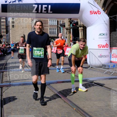 13.09.2026 - 21. swb-Marathon Bremen Tim E. http://msf.ph/oto/10383237 13.09.2026 13:19:24 Ziel 189, 666, 1599, 2007, 2390, 2535, 4819, 4857, 5172, 6137, 6310, 6633, 7154, 7647, 7686, 7791, 9512, 13184 meine-sportfotos.de