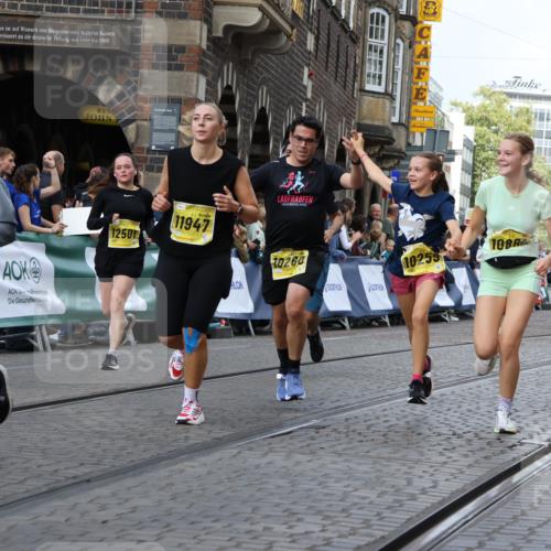 13.09.2026 - 21. swb-Marathon Bremen Strokosch-Dieckow http://msf.ph/oto/10383275 13.09.2026 11:05:47 Ziel 10186, 10259, 10260, 10411, 10432, 10697, 10717, 10802, 10864, 11146, 11314, 11334, 11387, 11394, 11520, 11521, 11571, 11572, 11724, 11791, 11892, 12055, 12251, 12273, 12330, 12362, 10018, 10204, 10305, 10382, 10619, 10662, 11132, 11156, 11164, 11477, 12186, 12378, 12486, 12523, 12528 meine-sportfotos.de
