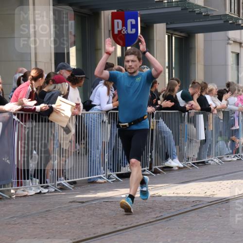 13.09.2026 - 21. swb-Marathon Bremen Strokosch-Dieckow http://msf.ph/oto/10383296 13.09.2026 12:48:56 Ziel 314, 934, 1428, 1917 meine-sportfotos.de