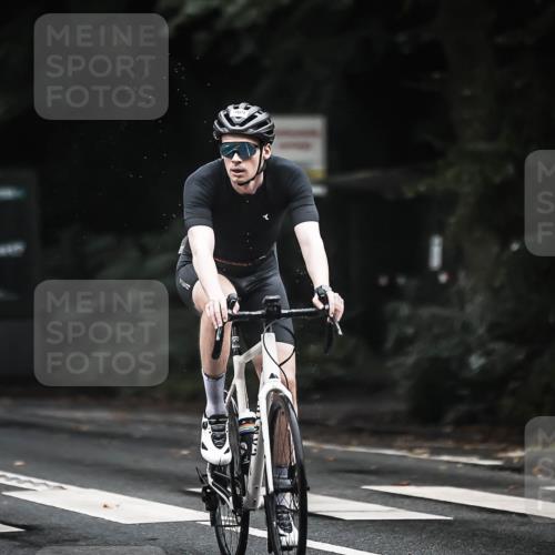 13.09.2026 - Stadtparktriathlon H.Heesch http://msf.ph/oto/10383300 13.09.2026 12:31:40 Radfahren 969, 1044, 1084, 1111, 1135, 1160 meine-sportfotos.de