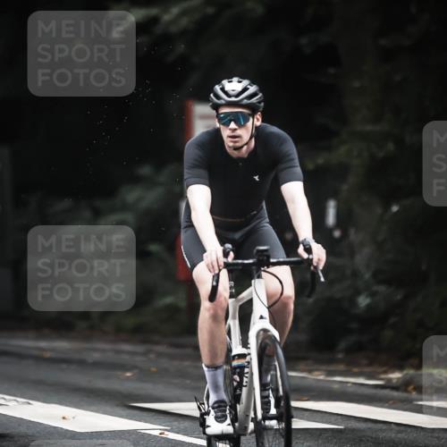 13.09.2026 - Stadtparktriathlon H.Heesch http://msf.ph/oto/10383306 13.09.2026 12:31:41 Radfahren 969, 1044, 1084, 1111, 1135, 1160 meine-sportfotos.de
