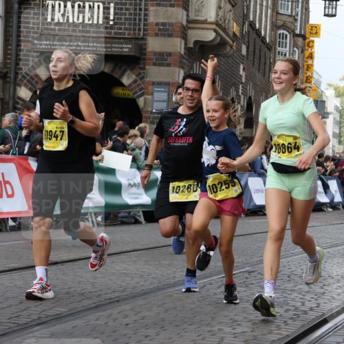 13.09.2026 - 21. swb-Marathon Bremen Strokosch-Dieckow http://msf.ph/oto/10383351 13.09.2026 11:05:48 Ziel 10186, 10259, 10260, 10411, 10432, 10717, 10802, 10864, 11146, 11314, 11334, 11387, 11394, 11520, 11521, 11571, 11572, 11724, 11791, 11892, 11947, 12055, 12251, 12273, 12330, 12362, 10018, 10204, 10305, 10382, 10619, 10662, 11132, 11156, 11164, 11477, 11775, 12186, 12486, 12523, 12528 meine-sportfotos.de