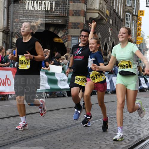 13.09.2026 - 21. swb-Marathon Bremen Strokosch-Dieckow http://msf.ph/oto/10383364 13.09.2026 11:05:48 Ziel 10186, 10259, 10260, 10411, 10432, 10717, 10802, 10864, 11146, 11314, 11334, 11387, 11394, 11520, 11521, 11571, 11572, 11724, 11791, 11892, 11947, 12055, 12251, 12273, 12330, 12362, 10018, 10204, 10305, 10382, 10619, 10662, 11132, 11156, 11164, 11477, 11775, 12186, 12486, 12523, 12528 meine-sportfotos.de