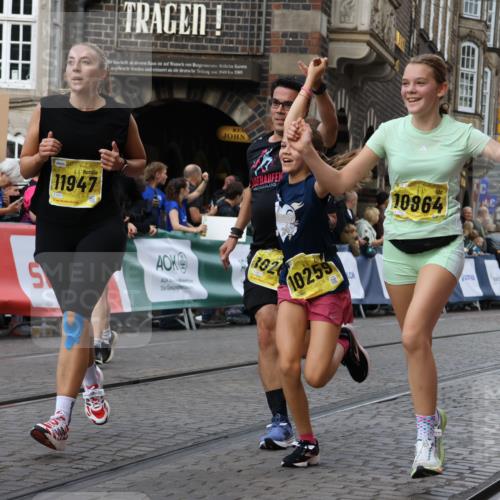 13.09.2026 - 21. swb-Marathon Bremen Strokosch-Dieckow http://msf.ph/oto/10383404 13.09.2026 11:05:48 Ziel 10186, 10259, 10260, 10411, 10432, 10717, 10802, 10864, 11146, 11314, 11334, 11387, 11394, 11520, 11521, 11571, 11572, 11724, 11791, 11892, 11947, 12055, 12251, 12273, 12330, 12362, 10018, 10204, 10305, 10382, 10619, 10662, 11132, 11156, 11164, 11477, 11775, 12186, 12486, 12523, 12528 meine-sportfotos.de