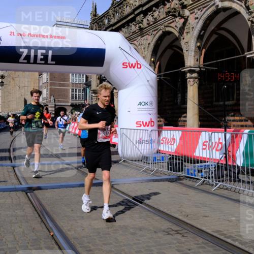 13.09.2026 - 21. swb-Marathon Bremen Tim E. http://msf.ph/oto/10383439 13.09.2026 13:19:56 Ziel 161, 461, 926, 1010, 1232, 1281, 1468, 1535, 1642, 2870, 2906, 3966, 4455, 4479, 4480, 4977, 4978, 7037, 7140, 7268, 7655, 7945, 8153, 8185, 9359, 9984, 13163 meine-sportfotos.de