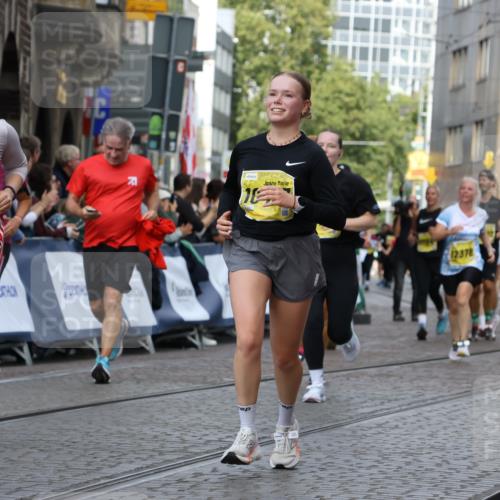 13.09.2026 - 21. swb-Marathon Bremen Strokosch-Dieckow http://msf.ph/oto/10383453 13.09.2026 11:05:51 Ziel 10186, 10259, 10260, 10432, 10717, 10864, 11146, 11314, 11334, 11387, 11394, 11520, 11521, 11571, 11572, 11724, 11791, 11892, 11947, 12055, 12156, 12251, 12273, 12330, 12362, 12501, 10018, 10204, 10382, 10619, 10662, 11132, 11156, 11164, 11477, 11775, 12186, 12486 meine-sportfotos.de