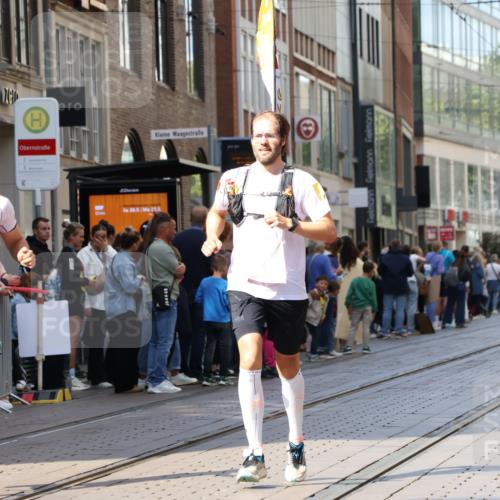 13.09.2026 - 21. swb-Marathon Bremen Strokosch-Dieckow http://msf.ph/oto/10383463 13.09.2026 12:49:06 Ziel 1483, 934, 1428, 1917 meine-sportfotos.de