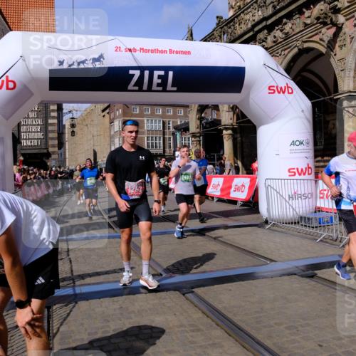13.09.2026 - 21. swb-Marathon Bremen Tim E. http://msf.ph/oto/10383514 13.09.2026 13:20:51 Ziel 201, 232, 334, 541, 876, 1197, 1528, 1646, 2493, 2953, 3813, 4174, 4351, 4357, 4358, 5137, 5493, 5855, 6495, 6496, 7411, 9162, 9721, 9949, 13222 meine-sportfotos.de