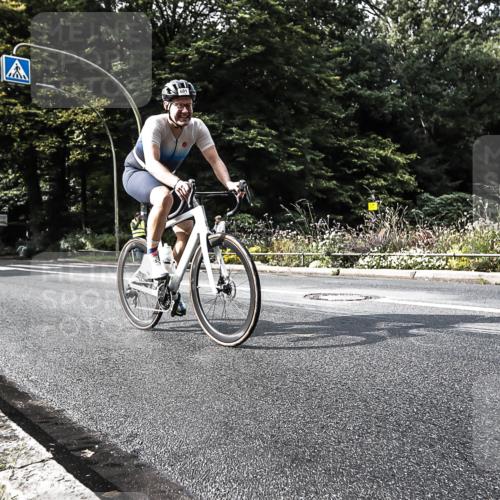 13.09.2026 - Stadtparktriathlon H.Heesch http://msf.ph/oto/10383583 13.09.2026 11:16:14 Radfahren 583, 586, 601 meine-sportfotos.de