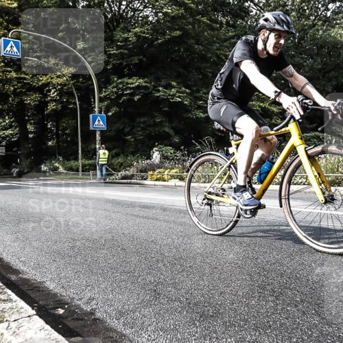 13.09.2026 - Stadtparktriathlon H.Heesch http://msf.ph/oto/10383627 13.09.2026 11:16:17 Radfahren 583, 601 meine-sportfotos.de
