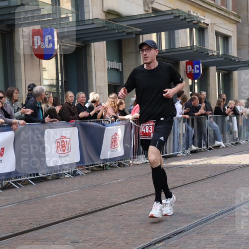 13.09.2026 - 21. swb-Marathon Bremen Strokosch-Dieckow http://msf.ph/oto/10383684 13.09.2026 12:49:39 Ziel 547, 719, 719, 968, 1483 meine-sportfotos.de