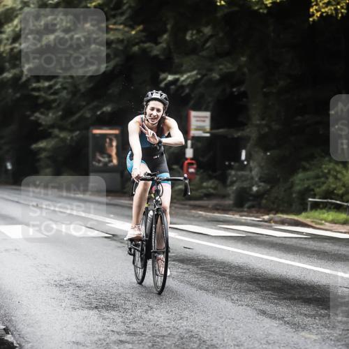 13.09.2026 - Stadtparktriathlon H.Heesch http://msf.ph/oto/10383728 13.09.2026 12:33:24 Radfahren 1025, 1058, 1085, 1168 meine-sportfotos.de