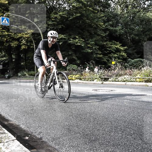 13.09.2026 - Stadtparktriathlon H.Heesch http://msf.ph/oto/10383731 13.09.2026 11:16:26 Radfahren 579, 606 meine-sportfotos.de