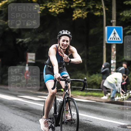 13.09.2026 - Stadtparktriathlon H.Heesch http://msf.ph/oto/10383744 13.09.2026 12:33:24 Radfahren 1025, 1058, 1085, 1168 meine-sportfotos.de