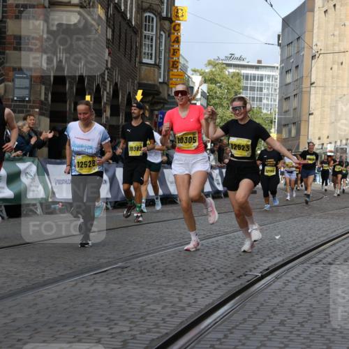 13.09.2026 - 21. swb-Marathon Bremen Strokosch-Dieckow http://msf.ph/oto/10383772 13.09.2026 11:06:00 Ziel 10168, 10238, 10259, 10260, 10305, 10457, 10864, 11024, 11314, 11387, 11520, 11521, 11724, 11791, 11892, 11947, 12156, 12273, 12330, 12362, 12378, 12501, 12523, 12773, 10204, 10375, 10662, 11029, 11156, 11460, 11674, 11690, 11775, 11786, 12486 meine-sportfotos.de