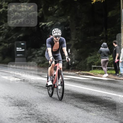 13.09.2026 - Stadtparktriathlon H.Heesch http://msf.ph/oto/10383827 13.09.2026 12:33:31 Radfahren 981, 1025, 1058, 1168 meine-sportfotos.de