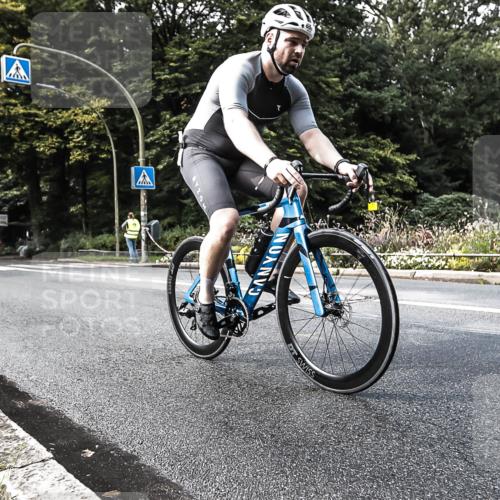 13.09.2026 - Stadtparktriathlon H.Heesch http://msf.ph/oto/10383881 13.09.2026 11:17:11 Radfahren 657 meine-sportfotos.de