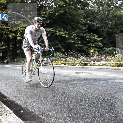 13.09.2026 - Stadtparktriathlon H.Heesch http://msf.ph/oto/10383892 13.09.2026 11:17:15 Radfahren 626, 629, 672 meine-sportfotos.de