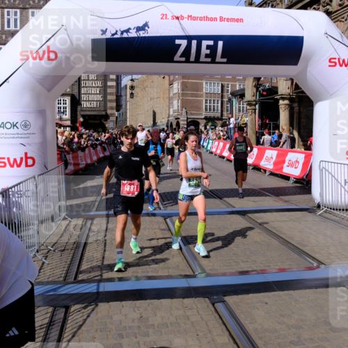 13.09.2026 - 21. swb-Marathon Bremen Tim E. http://msf.ph/oto/10383916 13.09.2026 13:21:41 Ziel 226, 2904, 2979, 3120, 3202, 3534, 3655, 4165, 4234, 4445, 4484, 4519, 6862, 8184, 8270, 8408, 8730, 8791, 8923, 9048, 9514, 9722, 9900 meine-sportfotos.de