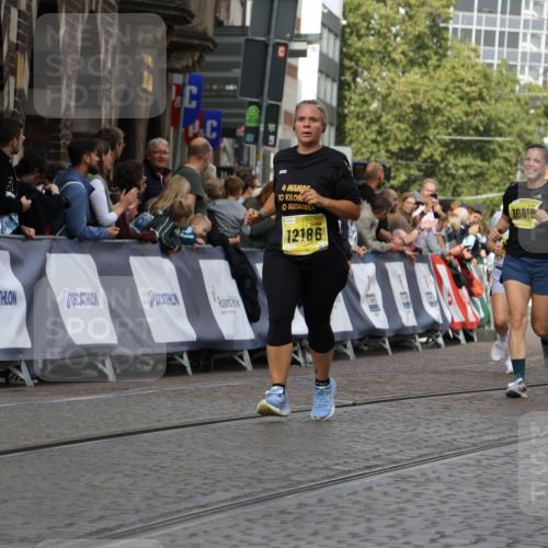 13.09.2026 - 21. swb-Marathon Bremen Strokosch-Dieckow http://msf.ph/oto/10383917 13.09.2026 11:06:03 Ziel 10018, 10168, 10238, 10259, 10260, 10305, 10457, 10864, 11024, 11520, 11724, 11791, 11892, 11947, 12156, 12273, 12362, 12378, 12501, 12523, 12528, 12773, 10375, 10681, 10682, 11029, 11460, 11674, 11690, 11786, 11849, 12479 meine-sportfotos.de