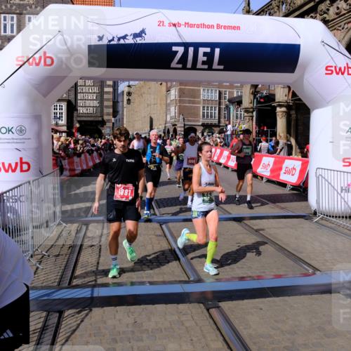 13.09.2026 - 21. swb-Marathon Bremen Tim E. http://msf.ph/oto/10383928 13.09.2026 13:21:41 Ziel 226, 2904, 2979, 3120, 3202, 3534, 3655, 4165, 4234, 4445, 4484, 4519, 6862, 8184, 8270, 8408, 8730, 8791, 8923, 9048, 9514, 9722, 9900 meine-sportfotos.de