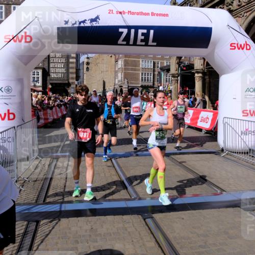 13.09.2026 - 21. swb-Marathon Bremen Tim E. http://msf.ph/oto/10383940 13.09.2026 13:21:41 Ziel 226, 2904, 2979, 3120, 3202, 3534, 3655, 4165, 4234, 4445, 4484, 4519, 6862, 8184, 8270, 8408, 8730, 8791, 8923, 9048, 9514, 9722, 9900 meine-sportfotos.de