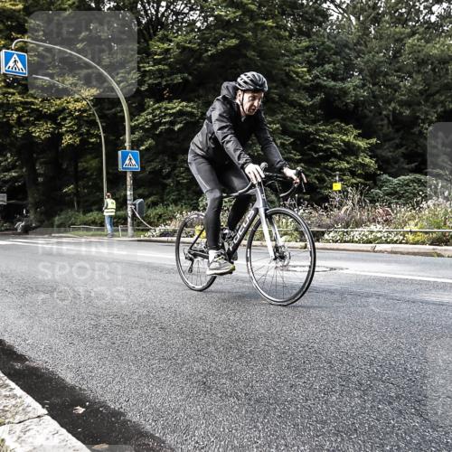 13.09.2026 - Stadtparktriathlon H.Heesch http://msf.ph/oto/10384000 13.09.2026 11:17:43 Radfahren 660, 814, 1797 meine-sportfotos.de