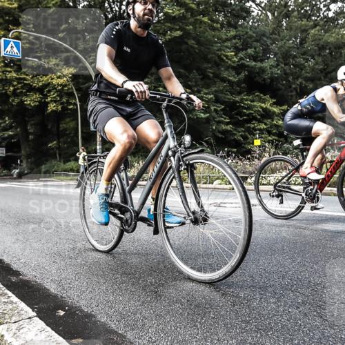 13.09.2026 - Stadtparktriathlon H.Heesch http://msf.ph/oto/10384006 13.09.2026 11:17:52 Radfahren 555, 810, 1798 meine-sportfotos.de
