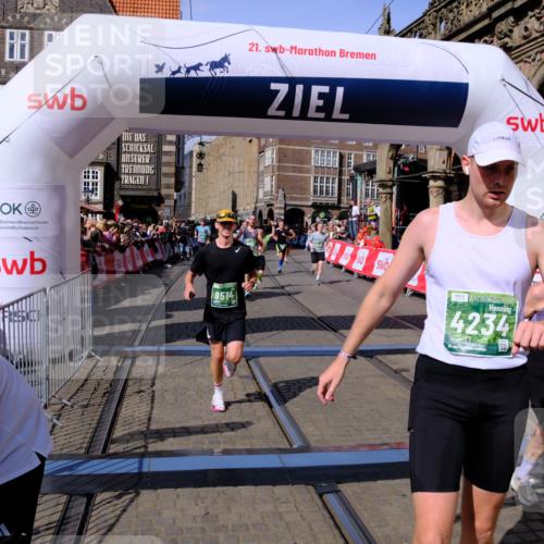13.09.2026 - 21. swb-Marathon Bremen Tim E. http://msf.ph/oto/10384011 13.09.2026 13:21:45 Ziel 1130, 2570, 2904, 3120, 3202, 3435, 3534, 3655, 4165, 4234, 4445, 4484, 4519, 5542, 6862, 8184, 8270, 8384, 8730, 8923, 9048, 9514, 9722, 9900, 13145 meine-sportfotos.de