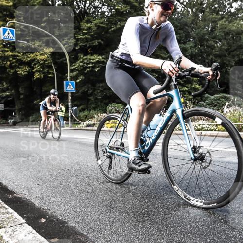 13.09.2026 - Stadtparktriathlon H.Heesch http://msf.ph/oto/10384049 13.09.2026 11:18:30 Radfahren 647, 730, 792, 820 meine-sportfotos.de