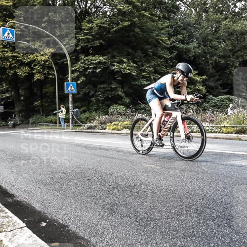 13.09.2026 - Stadtparktriathlon H.Heesch http://msf.ph/oto/10384057 13.09.2026 11:18:30 Radfahren 647, 730, 792, 820 meine-sportfotos.de