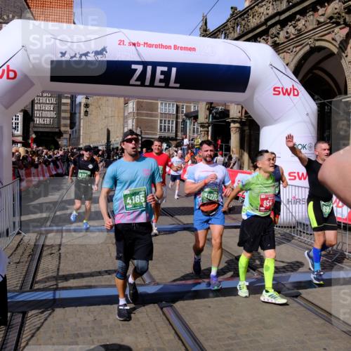 13.09.2026 - 21. swb-Marathon Bremen Tim E. http://msf.ph/oto/10384120 13.09.2026 13:21:51 Ziel 1130, 1254, 2088, 2397, 2570, 2904, 3120, 3202, 3435, 3655, 3695, 3930, 4165, 5542, 6862, 6865, 7176, 8184, 8270, 8384, 8730, 8923, 9048, 9059, 9514, 9722, 13145 meine-sportfotos.de
